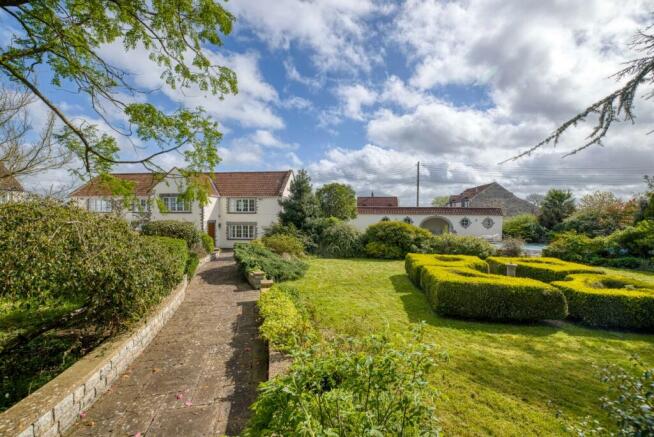 4 bed property, in Meare, £525,000