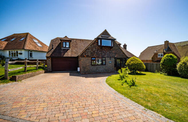 4 bed property, in Michel Dene Road, £800,000