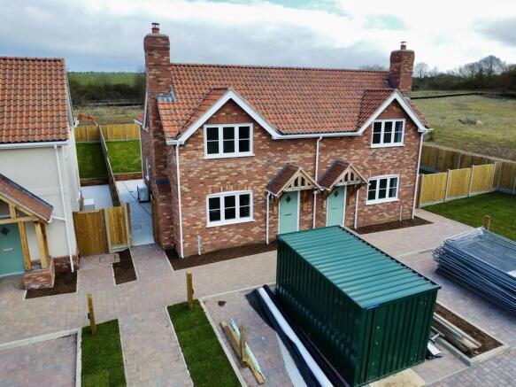 3 bed property, in Flordon Road, £380,000