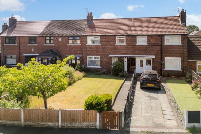 3 bed property, in Regal Crescent, £130,000