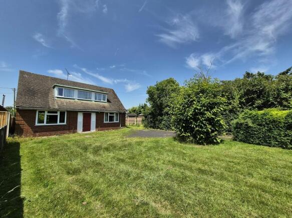 3 bed property, in Brick Kiln Lane, £350,000