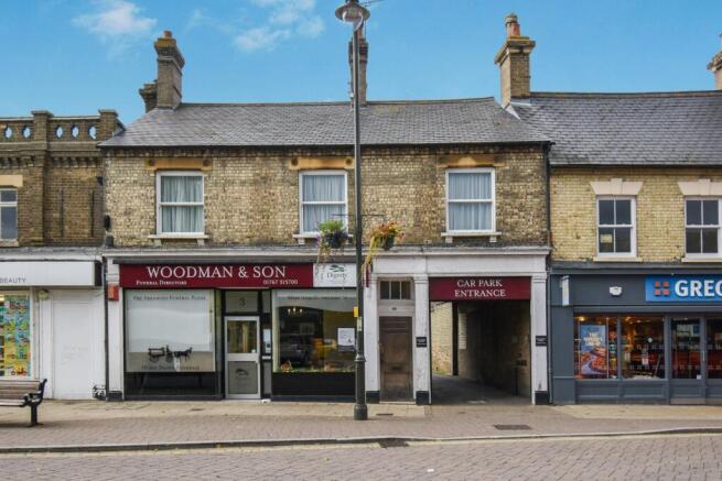 4 bed property, in Market Square, £245,000