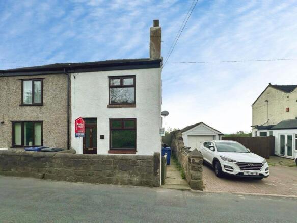 3 bed property, in Mow Cop Road, £135,000