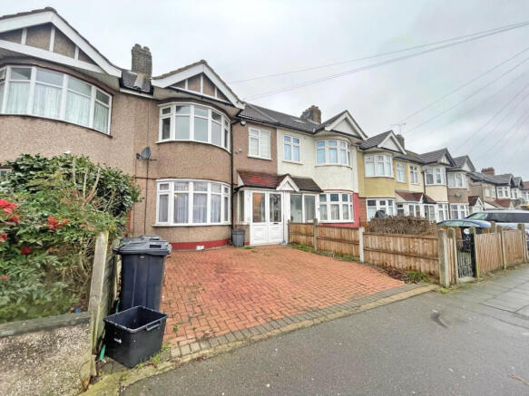 4 bed property, in Aldborough Road South, £580,000