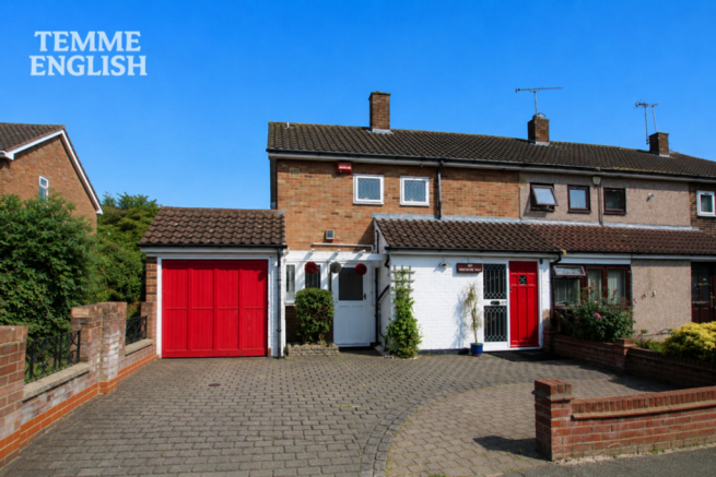 2 bed property, in Whitmore Way, £350,000
