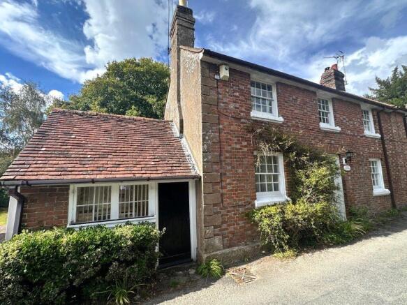 2 bed property, in Lymden Lane, £435,000
