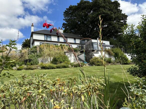 4 bed property, in Harborough Road, £1,100,000