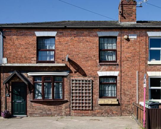 3 bed property, in Main Road, £325,000