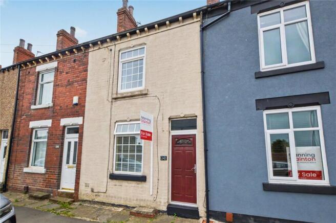 2 bed property, in Wood Lane, £175,000