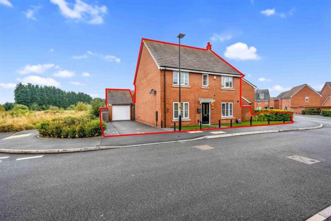 4 bed property, in Horsfall Drive, £625,000