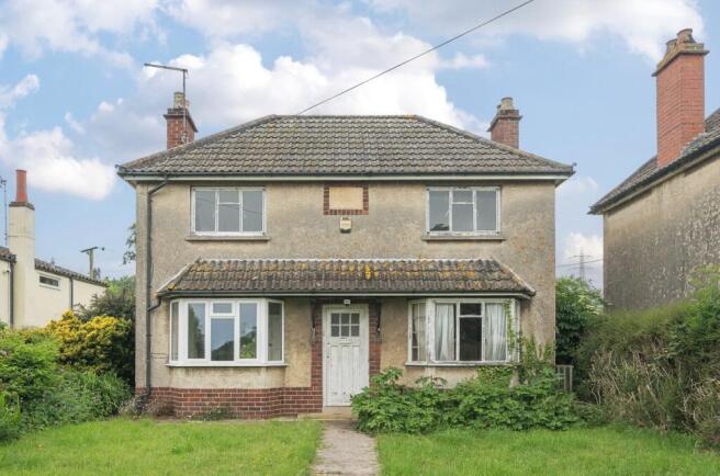 2 bed property, in Itchington Road, £300,000