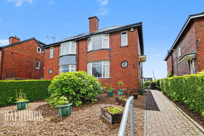 3 bed property, in Hollythorpe Road, £250,000