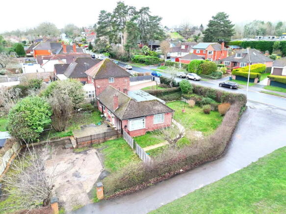 3 bed property, in Honey End Lane, £535,000