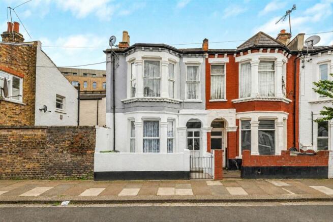 4 bed property, in Querrin Street, £1,000,000