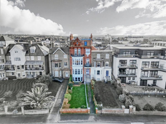 2 bed property, in Central Parade, £325,000