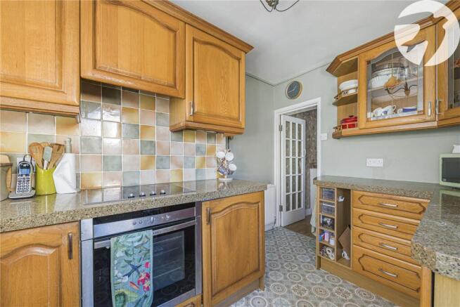 2 bed property, in Claremont Road, £385,000