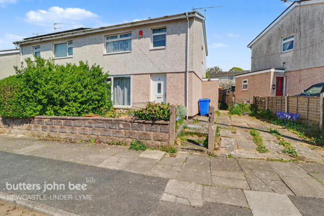 3 bed property, in Springfields Road, £68,000