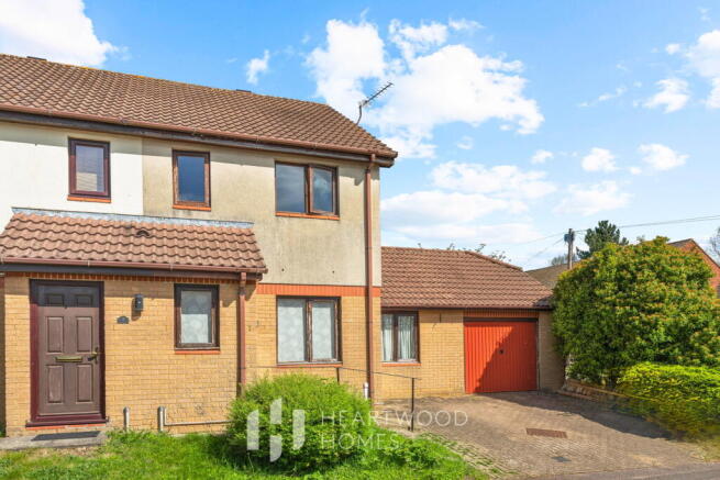 2 bed property, in Repton Green, £500,000