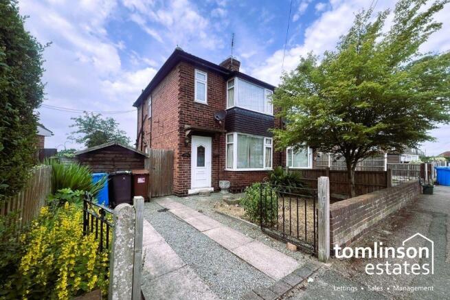 3 bed property, in Conway Avenue, £170,000