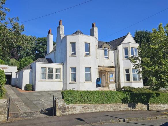 5 bed property, in Balbardie Road, £500,000