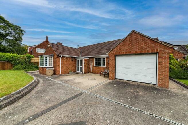 3 bed property, in Station Road, £259,995