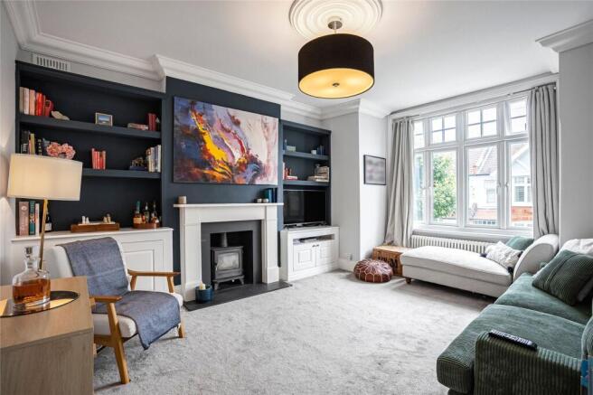 3 bed property, in Pendle Road, £625,000