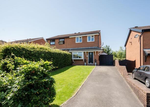 3 bed property, in Lordsgate Lane, £249,995