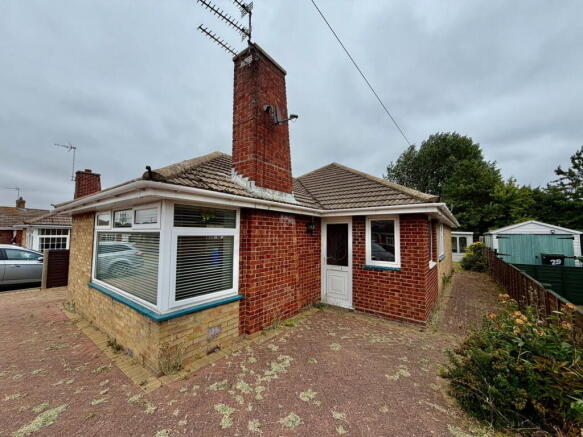 3 bed property, in Dedham Drive, £230,000