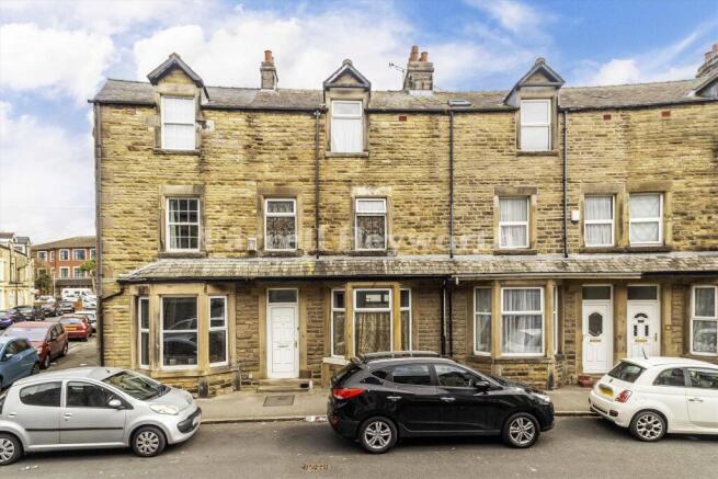 4 bed property, in Kensington Road, £195,000