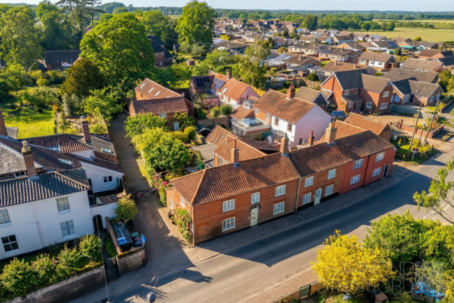 5 bed property, in 4 Dereham Road, £850,000