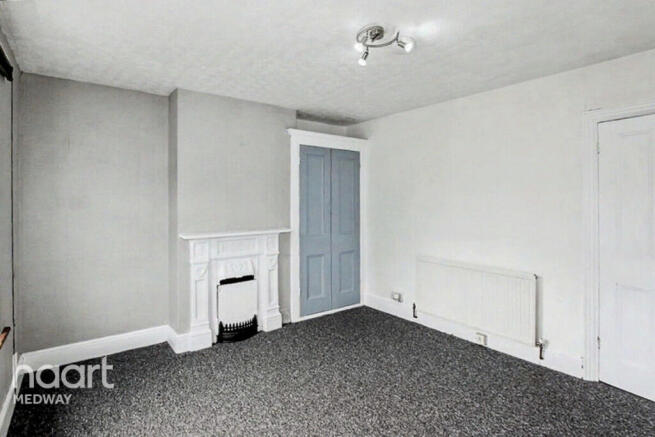 2 bed property, in Institute Road, £200,000