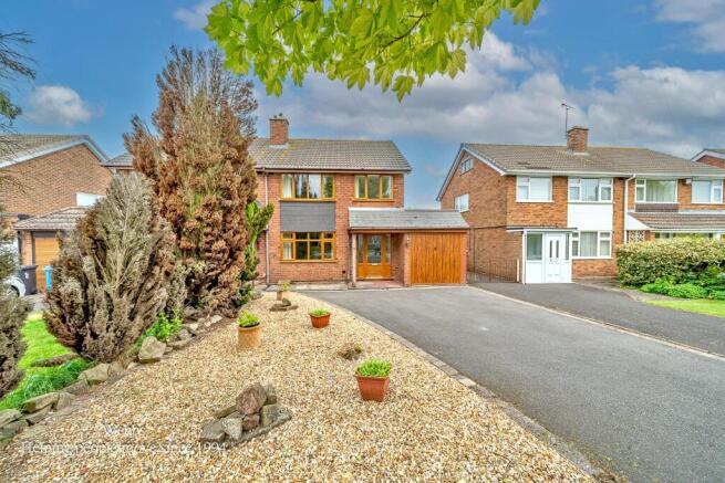 3 bed property, in Elms Lane, £299,950
