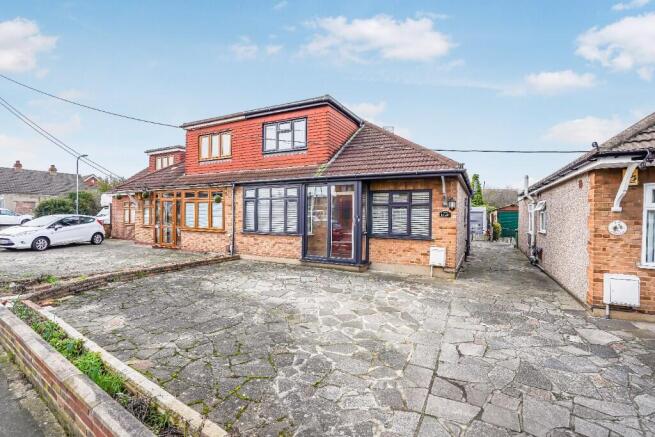 4 bed property, in Briscoe Road, £525,000