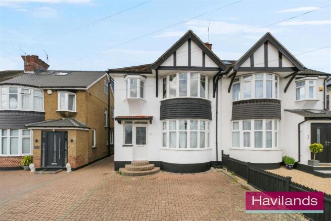 4 bed property, in Charter Way, £700,000