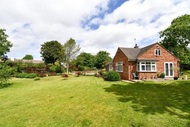 2 bed property, in Sparks Lane, £550,000