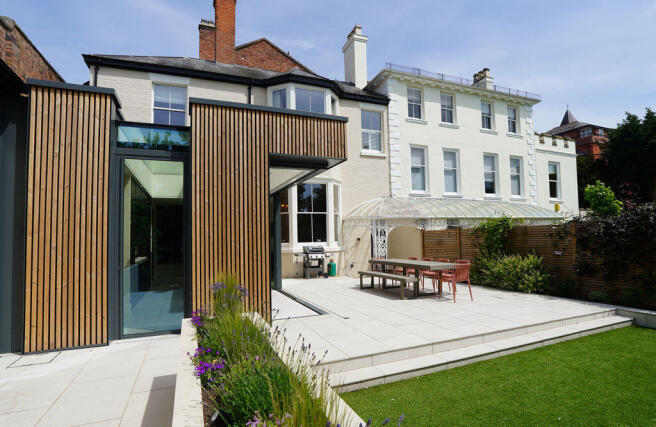 4 bed property, in Quarry Place, £1,500,000
