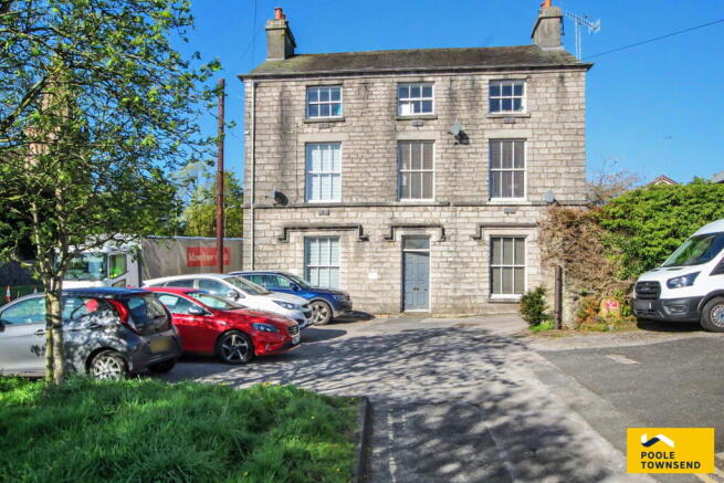 1 bed property, in Queen Street, £69,950