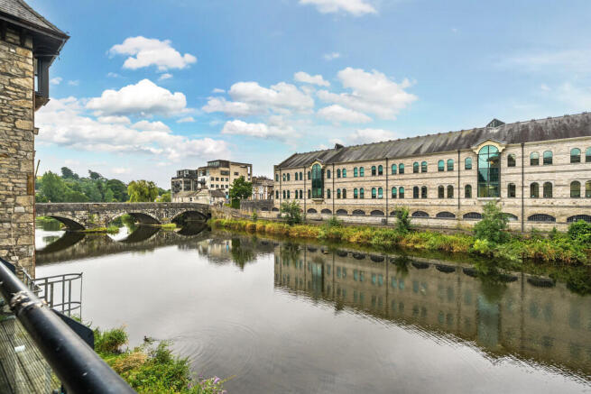 2 bed property, in Aparment 4 Kentgate Place, £320,000