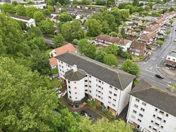 1 bed property, in Eleanor Way, £190,000