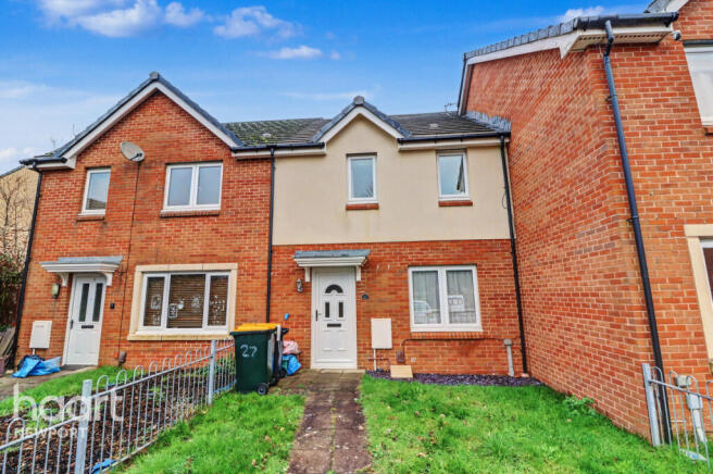 2 bed property, in Mountbatten Close, £175,000