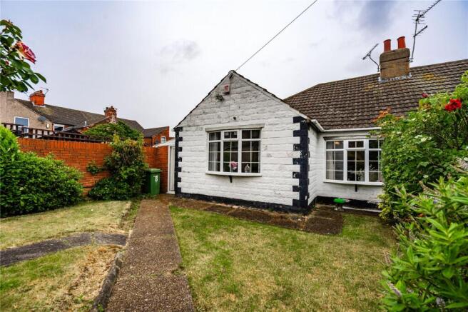 2 bed property, in Pyewipe Bungalows, £75,000