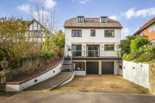 5 bed property, in Harland Way, £1,295,000