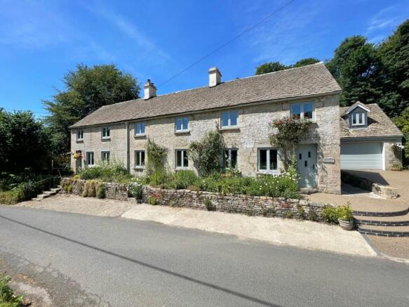 6 bed property, in Elkstone, £1,000,000