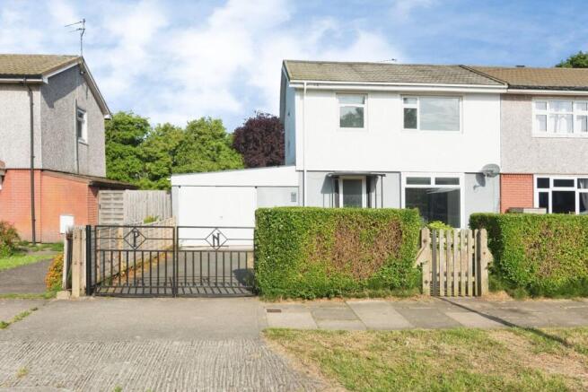 3 bed property, in Tostig Avenue, £250,000