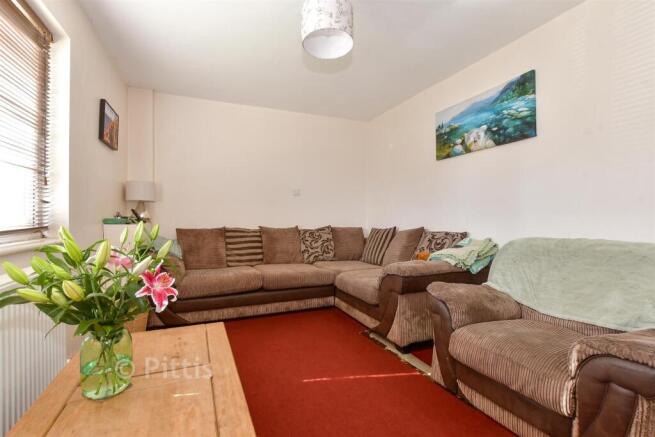 3 bed property, in Shamblers Road, £280,000
