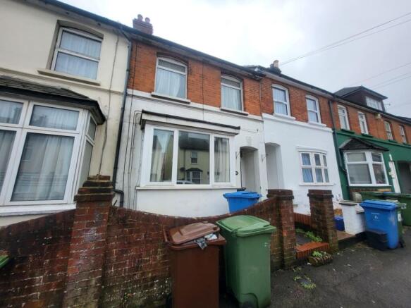 2 bed property, in 28 Elms Road, £168,000