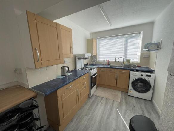 2 bed property, in Hilda Terrace, £80,000