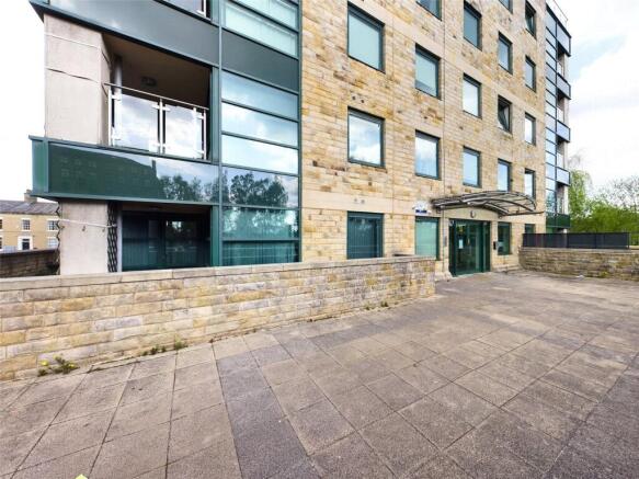 1 bed property, in Stonegate House, £32,000