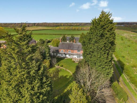 5 bed property, in Reynolds Lane, £1,150,000