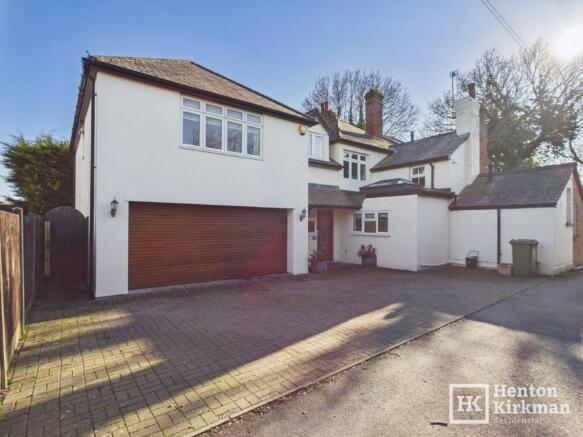 4 bed property, in Hatch Road, £750,000